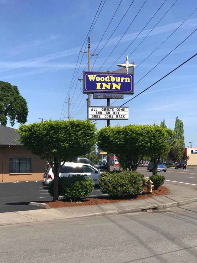 Woodburn Inn Exteriör bild